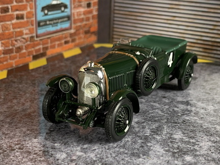 Bentley Speed 6 no.4 1-43 IXO (19)