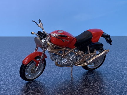 Ducati 1-18 Burago red (2)