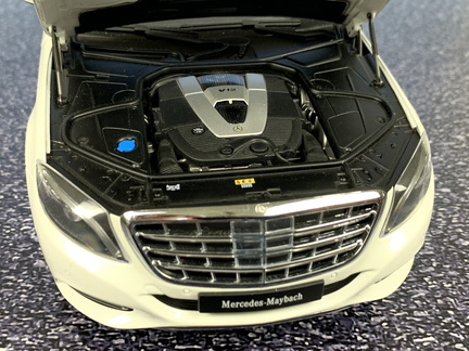 Mercedes Benz Maybach S 600 Pullman X222 2016 1 18 AUTOart 668 bila