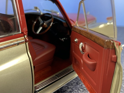 Bentley S2 1960 1 18 Minichamps 948 zlato cervena