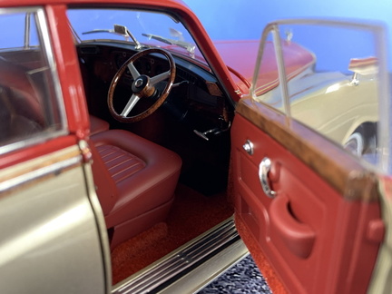Bentley S2 1960 1 18 Minichamps 948 zlato cervena