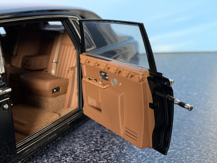 Rolls Royce Phantom VII Series I EBW 2012 1 18 Kyosho 305 cerna