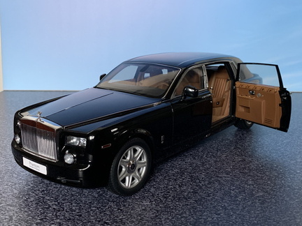 Rolls Royce Phantom VII Series I EBW 2012 1 18 Kyosho 305 cerna