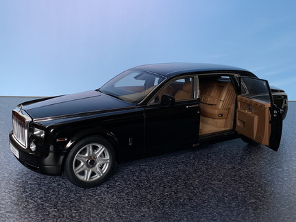 Rolls Royce Phantom VII Series I EBW 2012 1 18 Kyosho 305 cerna