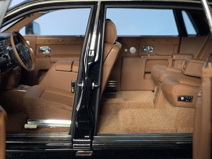 Rolls Royce Phantom VII Series I EBW 2012 1 18 Kyosho 305 cerna