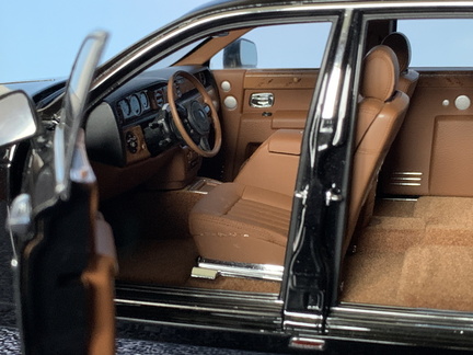 Rolls Royce Phantom VII Series I EBW 2012 1 18 Kyosho 305 cerna