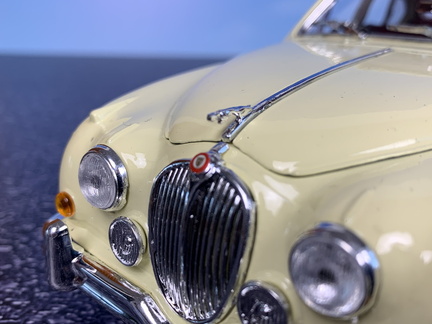 Jaguar Mark II 1959 1 18 Maisto 180 bila