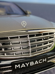 Mercedes Benz Maybach S 650 X222 2018 1 18 Norev 193 cerno zlata