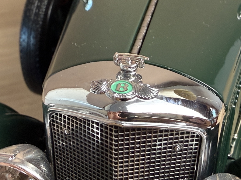 Bentley Speed Six Blue Train 1930 1 18 Minichamps (14) ZNAK.jpg