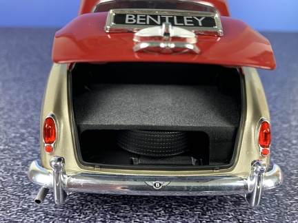 Bentley S2 1960 1 18 Minichamps 948 zlato cervena