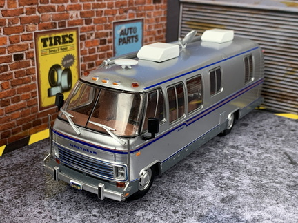 Airstream Excella 280 Turbo 1981 1 43 Atlas 620 stribrna