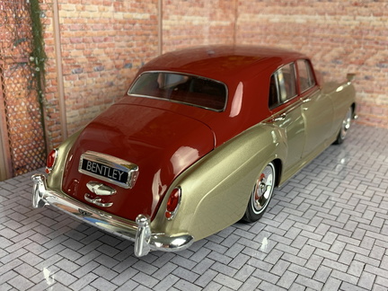 Bentley S2 1960 1 18 Minichamps 948 zlato cervena