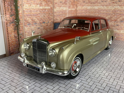 Bentley S2 1960 1 18 Minichamps 948 zlato cervena