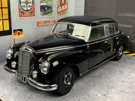 Mercedes Benz 300 Saloon W186 Adenauer Konrad Presidential 1955 1 18 Norev 517 cerna