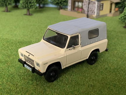 ARO 24 Typ 240 1972 1 43 DeAgostini 489 bezovo seda