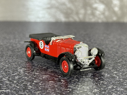 Bentley 4,5L Blower no.8 1930 1 64 Lledo 1183 cervena