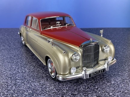 Bentley S2 1960 1 18 Minichamps 948 zlato cervena
