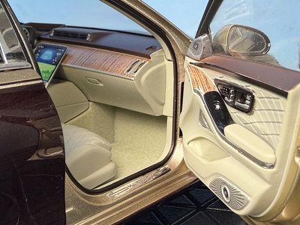 Mercedes Benz Maybach S 680 4 Matic X222 2023 1 18 Norev 1264 vinovo  zlata