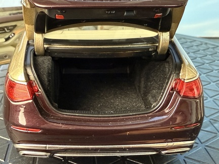 Mercedes Benz Maybach S 680 4 Matic X222 2023 1 18 Norev 1264 vinovo  zlata
