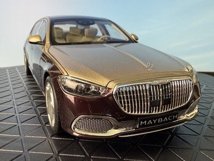 Mercedes Benz Maybach S 680 4 Matic X222 2023 1 18 Norev 1264 vinovo  zlata